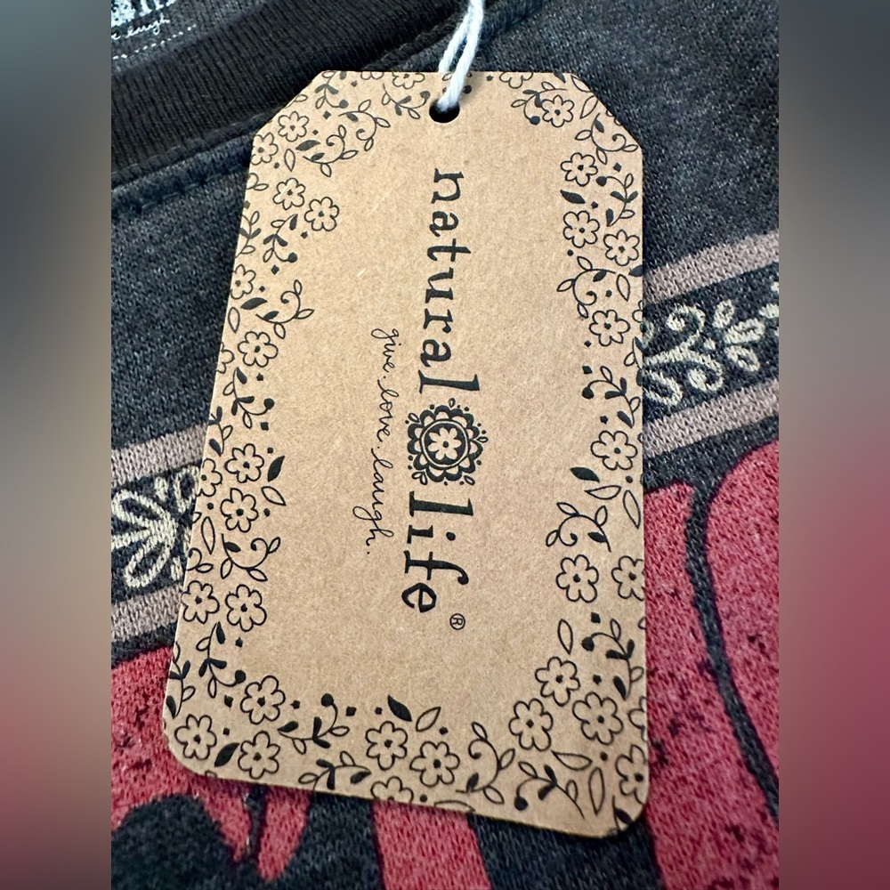 🌟 NWT NATURAL LIFE Brown Crewneck Sweatshirt with Peace Daisy Graphic - Picture 4 of 9